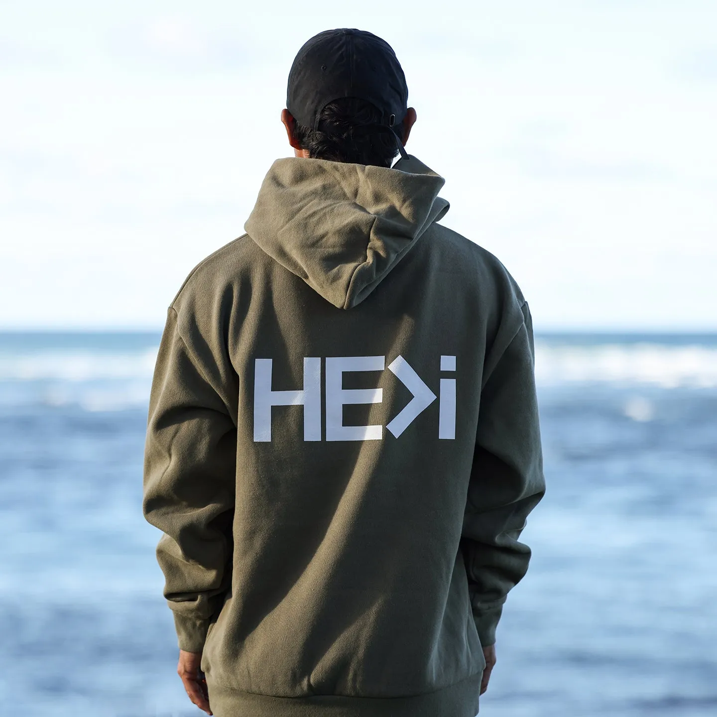 LOGO PULLOVER HOODIE IN OLIVE