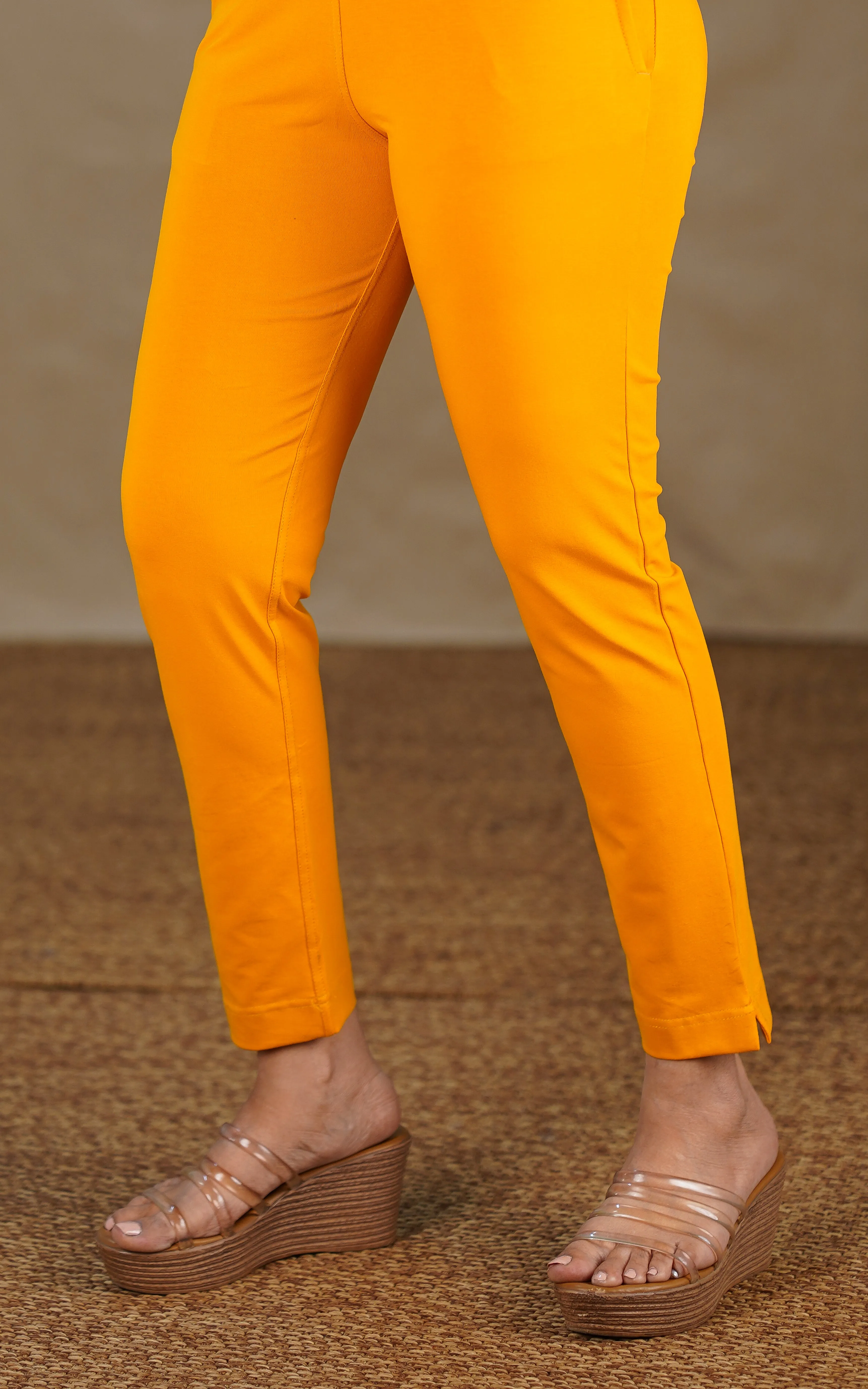 Straight Fit Stretchable Pant Mango