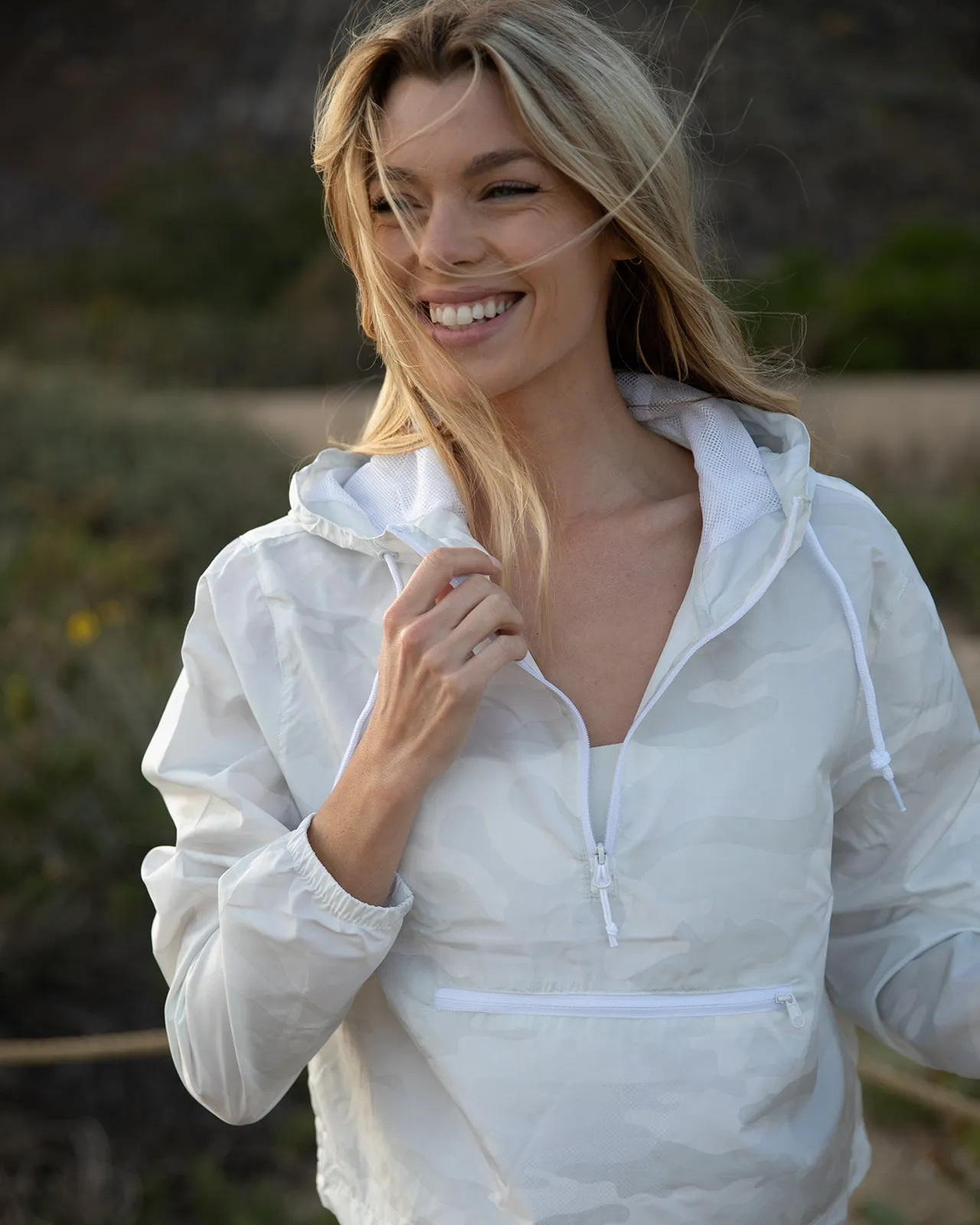 Women’s Lightweight Crop Windbreaker